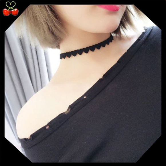 2/$25🍒 REMI Heart Fashion 🖤 Black Choker - Picture 1 of 3